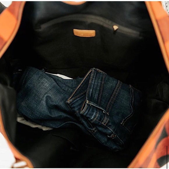 LAST ONE: Extra large Buffalo plaid weekend overnight getaway duffel bag - Picture 7 of 8